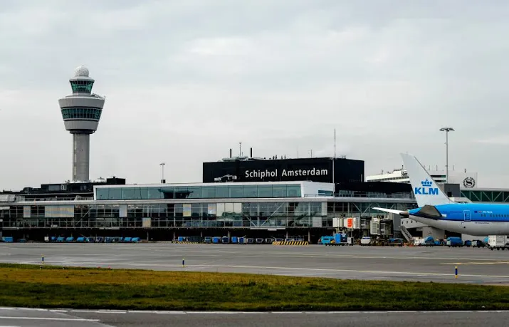 lawaaiige vliegtuigen geweerd van schiphol