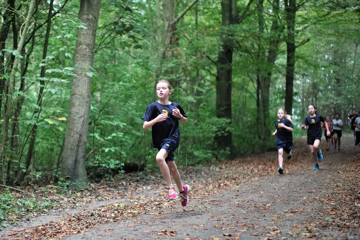 leica school boy holland netherlands girl amsterdam sport 442222