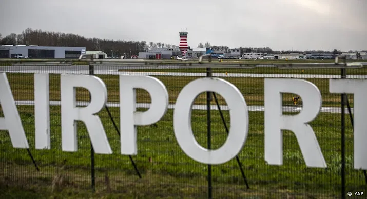 lelystad airport aan minister heroverweeg besluit vergunning