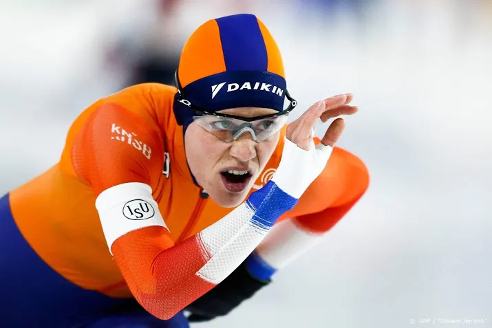 letitia de jong zegeviert op 500 meter bij nk sprint