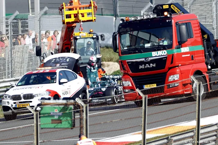 lof voor brandweerman vettel in zandvoort