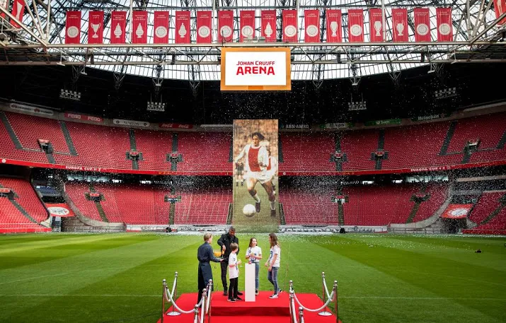logo johan cruijff arena onthuld