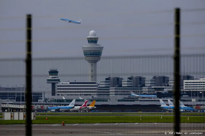 luchthavens op hun hoede om ijzel nog geen gevolgen vluchten