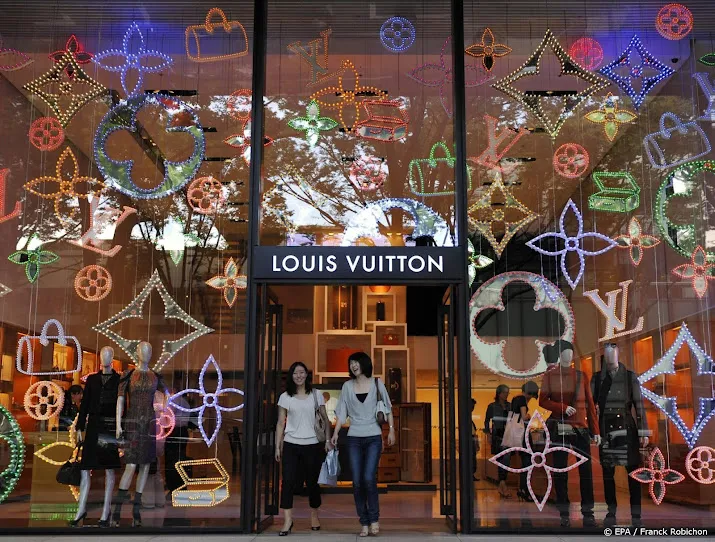 lvmh verkoopt meer luxe tassen en champagne ondanks inflatie