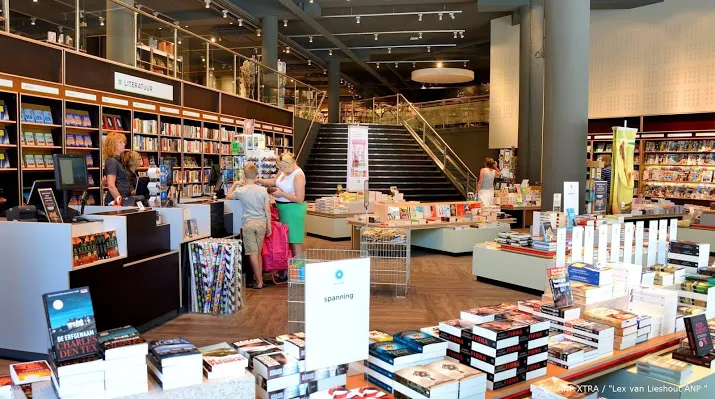 m j arlidge verdringt bregman in toplijst bestsellers