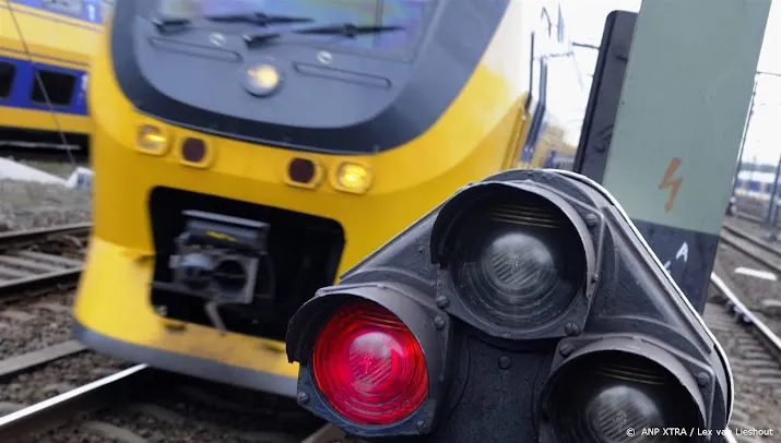 machinist ns om het leven gekomen door aanrijding trein bij maarn