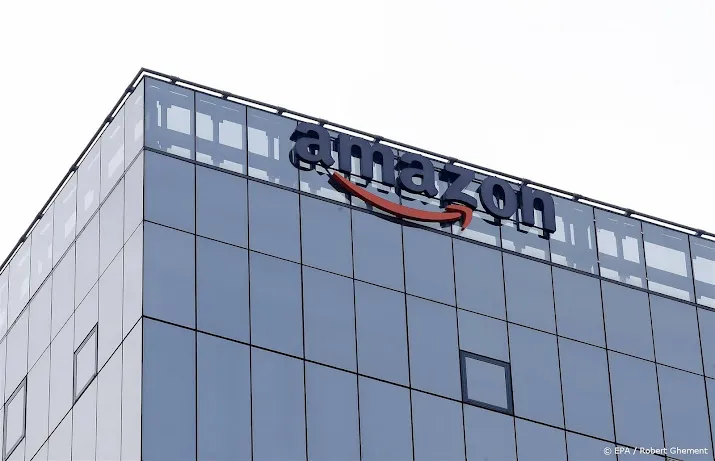 magazijnmedewerkers amazon in britse stad coventry staken om loon