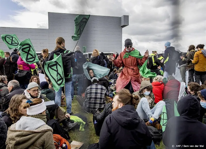 marechaussee stelt onderzoekt in naar klimaatactivisten eindhoven