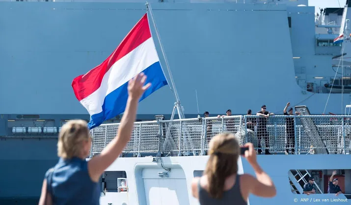 marineschip vanuit cariben terug naar nederland voor reparatie