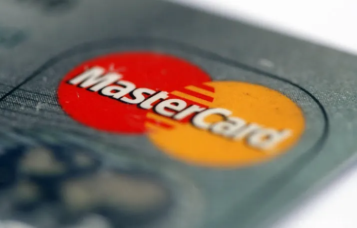 mastercard biedt vrije keuze voornaam op betaalkaarten