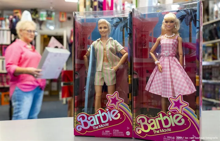 mattel verdient fors meer aan verkoop barbiepoppen na succes film