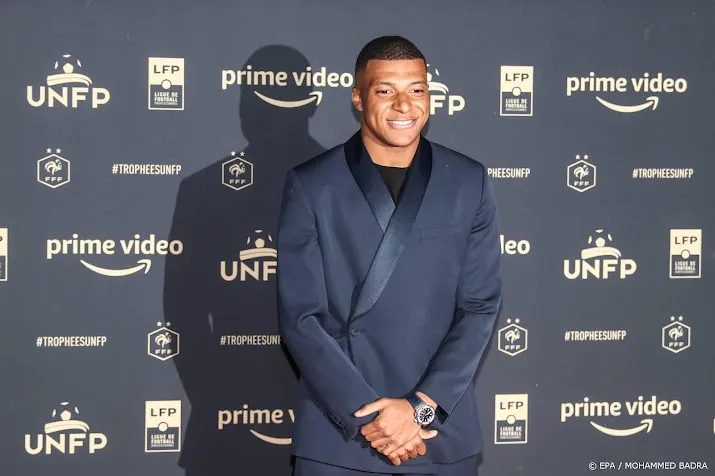 mbappe voor derde keer op rij beste voetballer in frankrijk