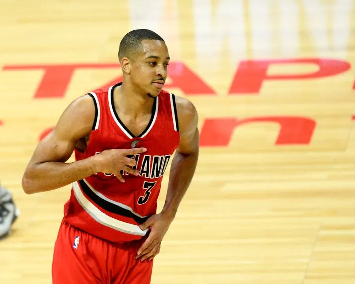 mccollum helpt blazers aan zege op bucks