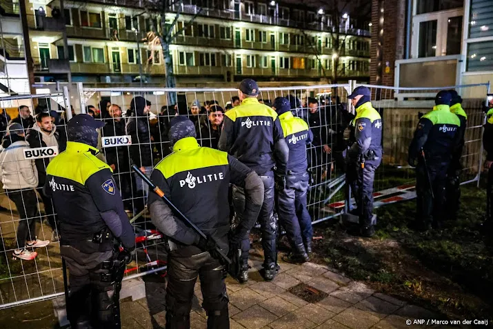 me ingezet bij plek explosie rotterdam om grimmige sfeer