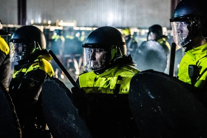 me opgeroepen voor britse supporters amsterdam