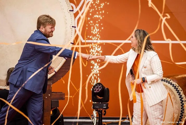 medaillewinnaars gehuldigd en ontvangen door koning en koningin
