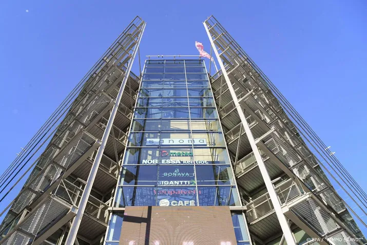 mediabedrijf sanoma trekt jaarvooruitzichten in