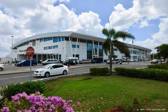 medische spullen en medicijnen uit nederland naar sint maarten