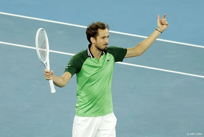 medvedev ten koste van zverev naar finale australian open