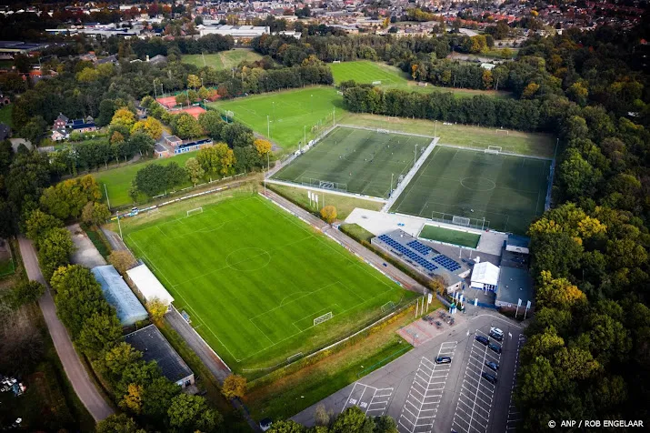 meer gemeentelijke sportvelden zonder bestrijdingsmiddelen