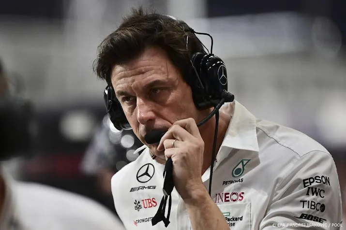 mercedes baas wolff feliciteert verstappen per sms