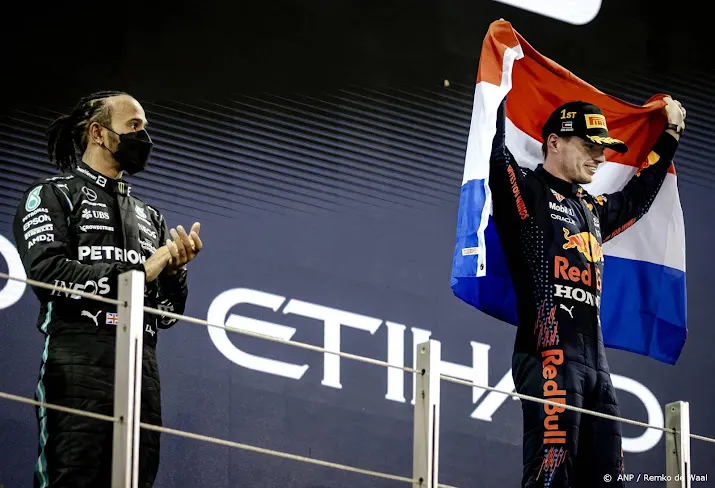 mercedes feliciteert verstappen en red bull