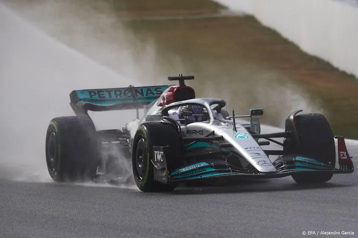mercedes productief en snel op laatste testdag in barcelona