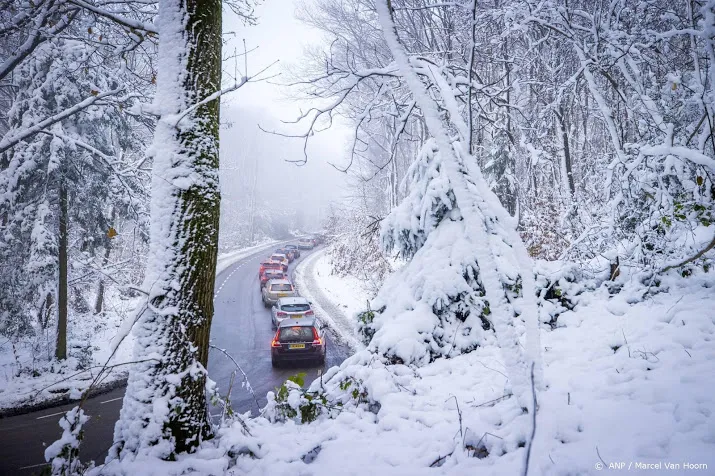 meteoroloog in weekend beter niet de weg op