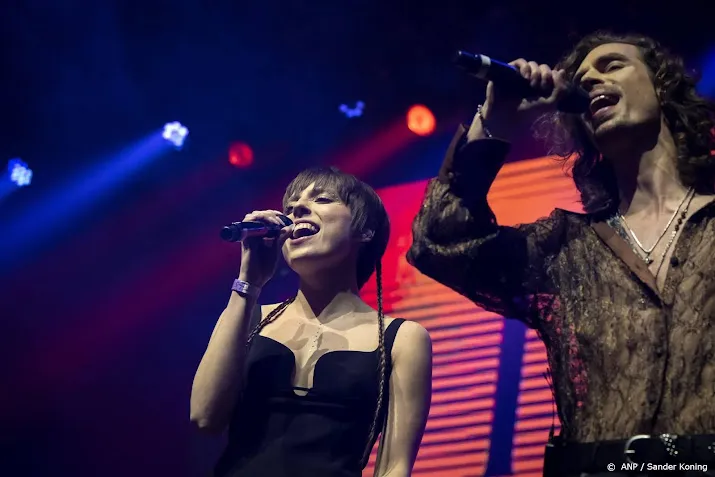 mia nicolai en dion cooper beginnen repetities in liverpool