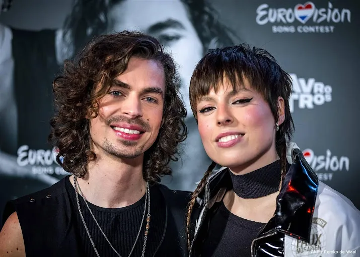 mia nicolai en dion cooper zingen voor het eerst samen live