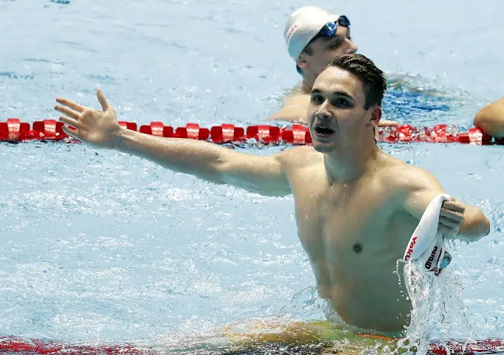 milak zwemt wereldrecord op 200 m vlinder