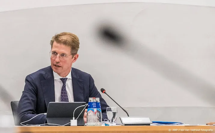 minister dekker gsm paraplu in de gevangenis komt er niet