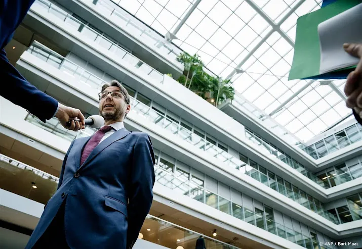 minister extra uitgaven aan asielopvang zijn onvermijdelijk