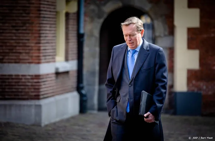 minister geen verbod op ruwe borstimplantaten