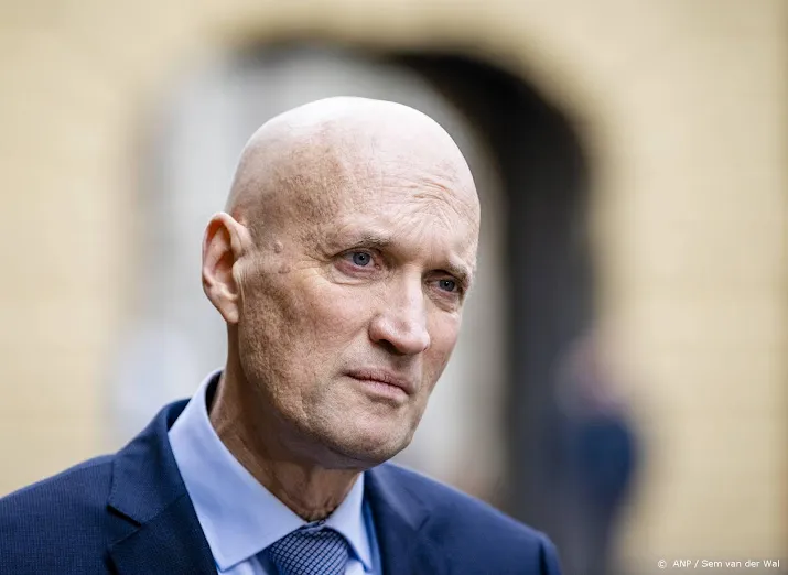 minister houdt vast aan concentratie kinderhartchirurgie