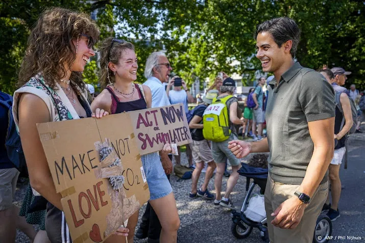 minister jetten bij demo we moeten fossiele subsidies afbouwen