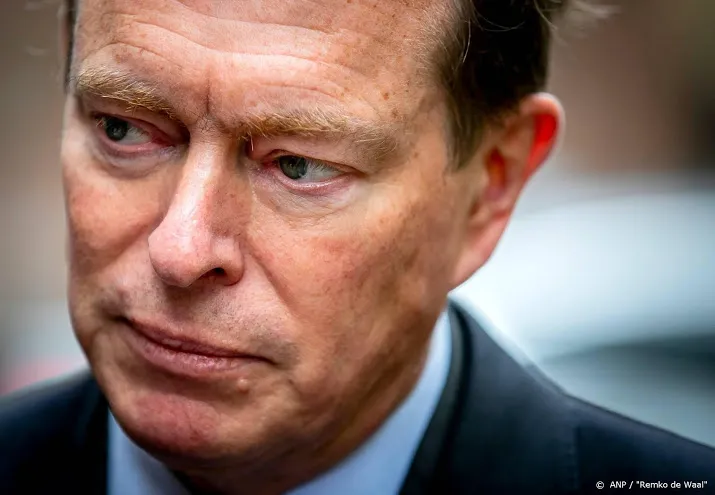 minister met iedereen om tafel na racisme