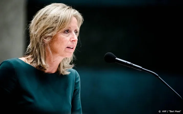minister ollongren verwacht binnen enkele maanden terug te keren