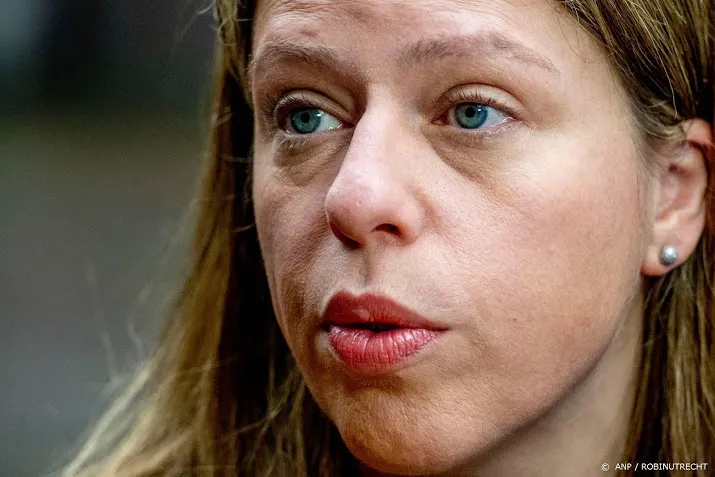 minister schouten heeft het zwaar met stikstofcrisis