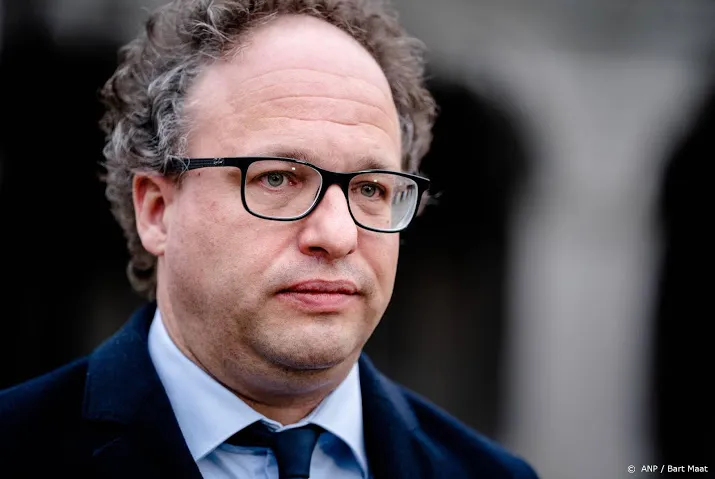 minister trekt brief over pensioen na 45 jaar werken in