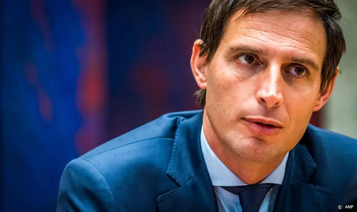 minister wist eerder van onderzoek abn amro