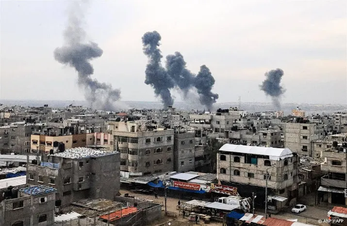 ministers bij grenspost met gaza 25 miljoen extra voor noodhulp