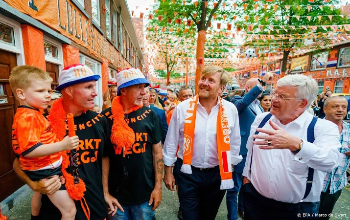 ministers koning had zich aan coronaregels moeten houden