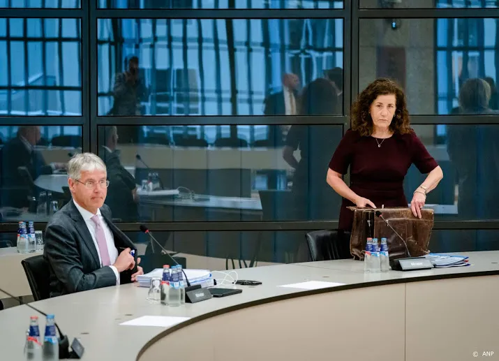 ministers tegen leraren doe aangifte bij bedreiging