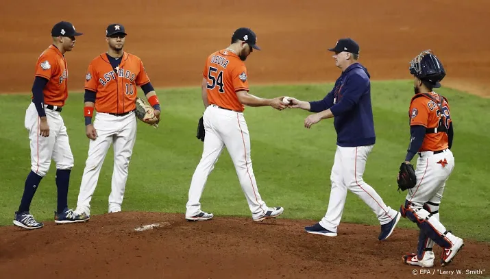 mlb straft honkbalclub houston astros zwaar voor valsspelen