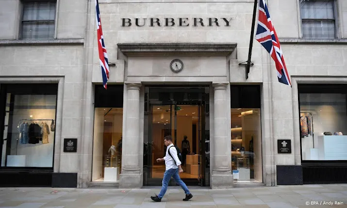 modemerk burberry profiteert van hogere verkoopprijzen
