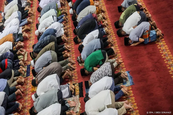 moslims beginnen aan tweede ramadan in coronatijd