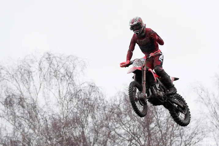 motorcrosser gajser steviger aan leiding in mxgp