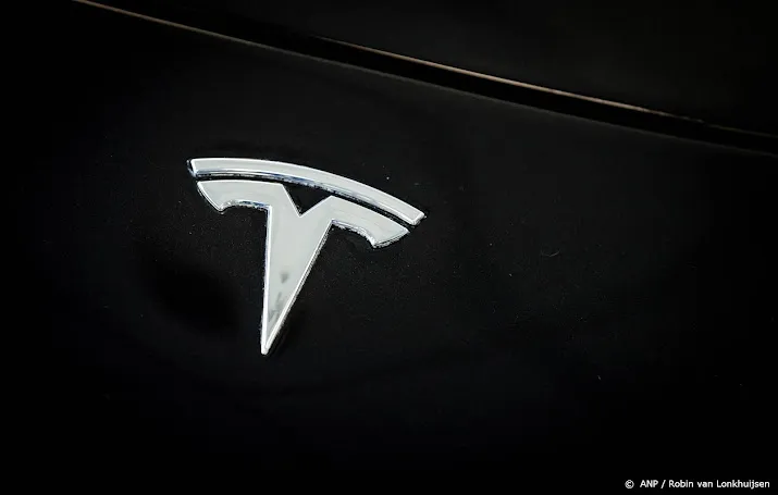 musk wil personeel tesla terug op kantoor zien