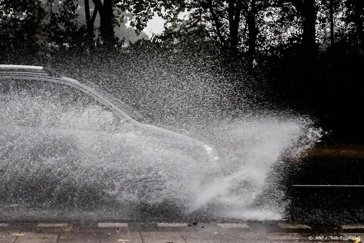 na koningsdag komt de broodnodige regen